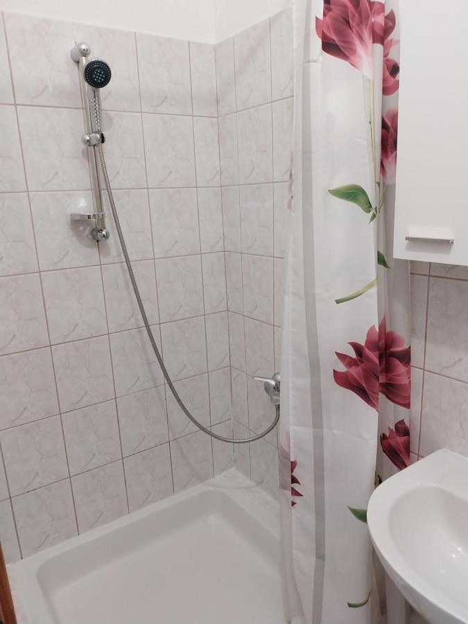 Apartamento Sobe Kraft 1 Živogošće Exterior foto
